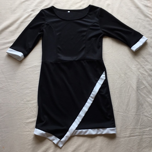 Dresses & Skirts - NWOT Three-quarter sleeve dress